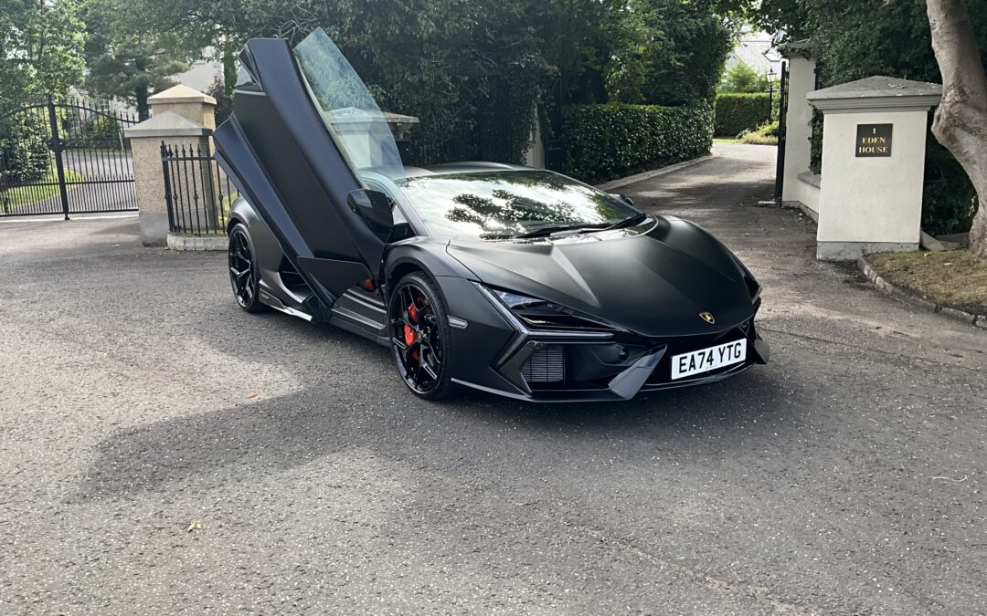 Lamborghini Revuelto 6.5 V12 HPEV 3.8kWh AMT 4WD Euro 6 2dr